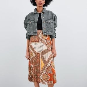 Zara Printed Pleated Midi Skirt